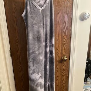 Beeson River Gray Sleeveless V-Neck Sheath Maxi Dress